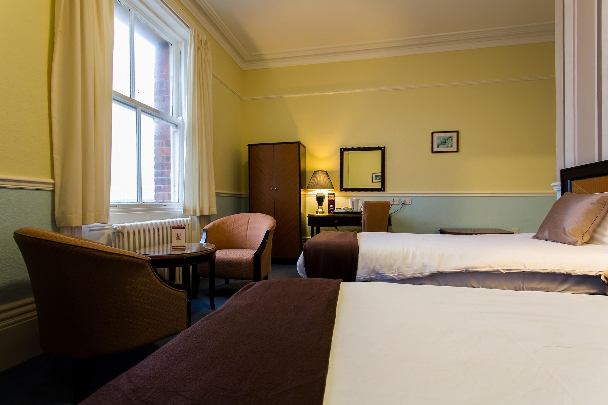 Hotel The Grand 3*